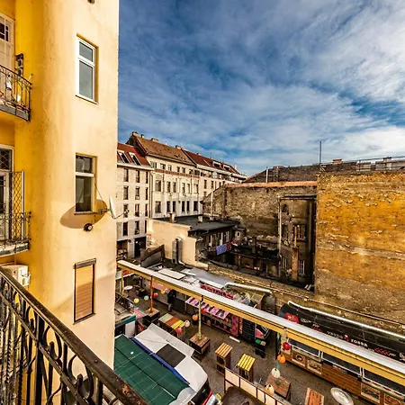Apartment 2bdr+2a/c+for Long Term Too+large Flat+quiet+soho!