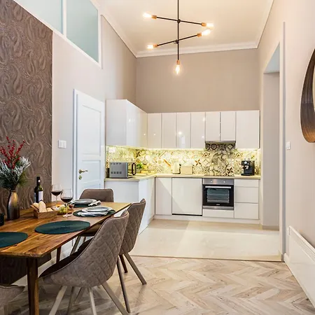 2bdr+2a/c+for Long Term Too+large Flat+quiet+soho! * Budapest