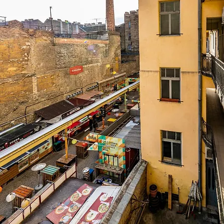 2bdr+2a/c+for Long Term Too+large Flat+quiet+soho! Budapest