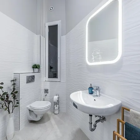 Apartament 2bdr+2a/c+for Long Term Too+large Flat+quiet+soho! Budapesta
