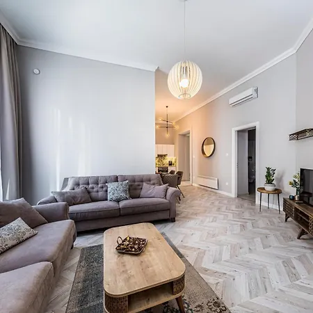 Apartament 2bdr+2a/c+for Long Term Too+large Flat+quiet+soho! Budapesta