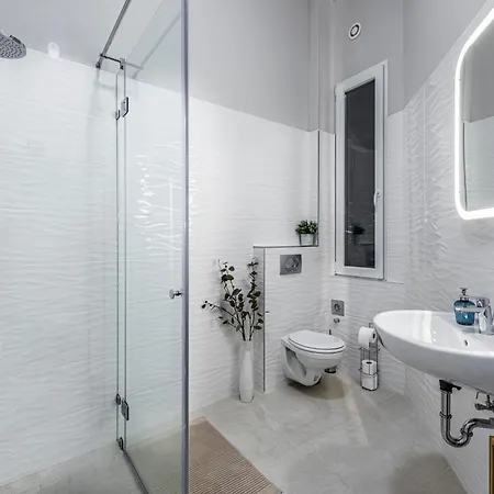 Apartament 2bdr+2a/c+for Long Term Too+large Flat+quiet+soho! Budapesta